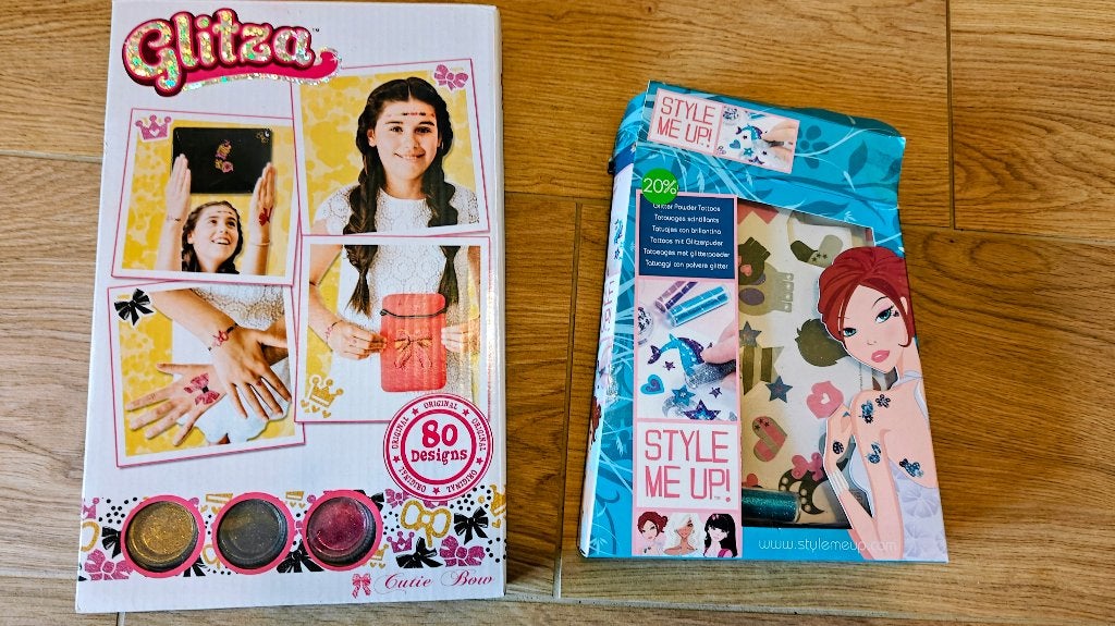 Set van 2 doosjes neptattoos (sticker en glitter), Ophalen of Verzenden, Glitter