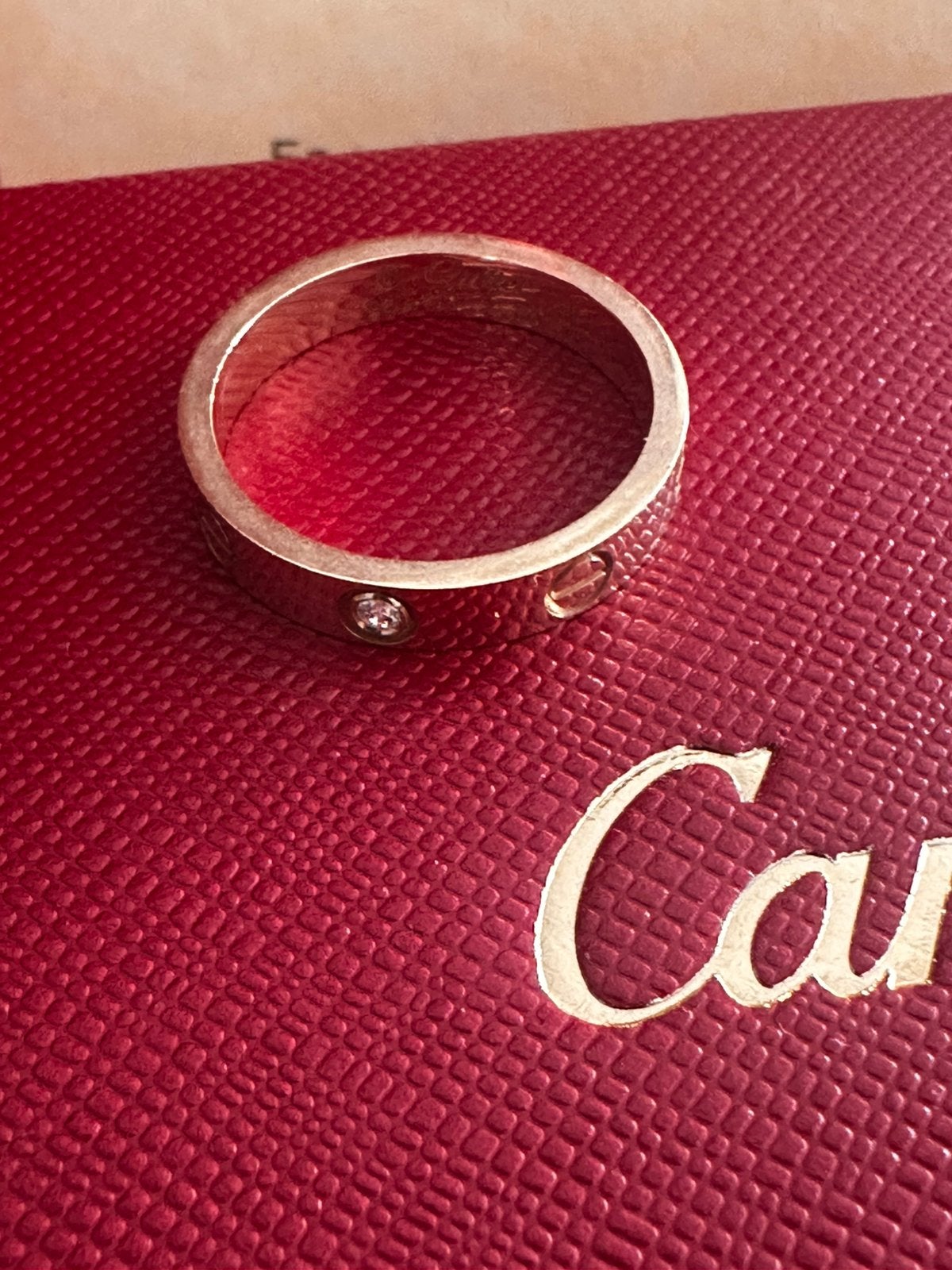 Bague Love Cartier avec 1 diamant taille 56 en or jaune, Neuf, Or, Enlèvement, 17 à 18