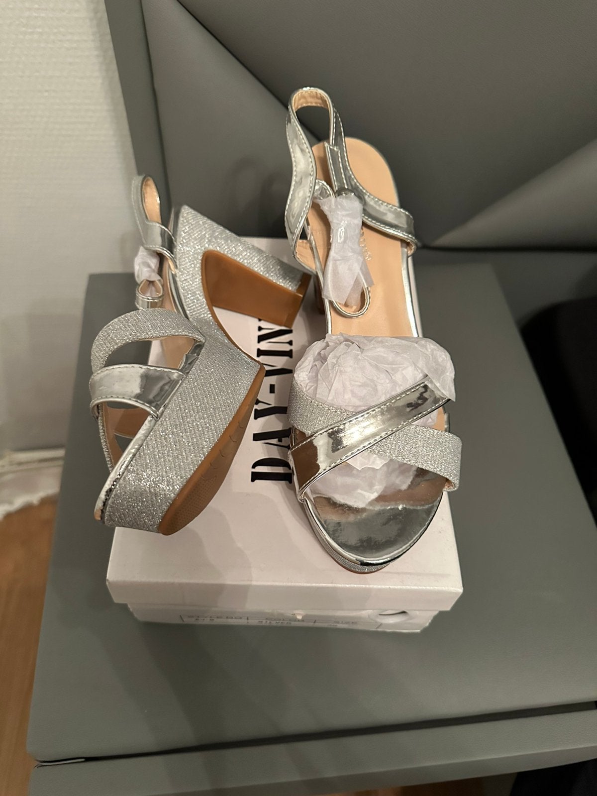 Nieuwe Zilveren Platform Sandalen, Kleding | Dames, Ophalen, Zo goed als nieuw
