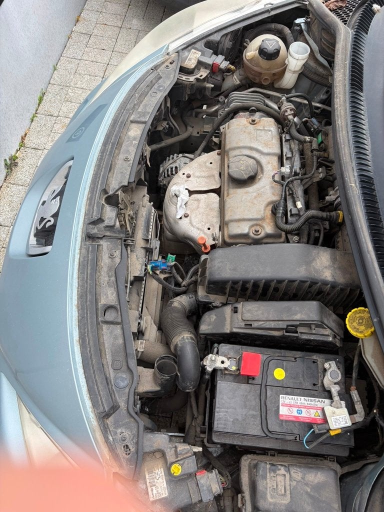 Peugeot 207 - Pièces de rechange voiture, Autos, Achat, Entreprise, Essence