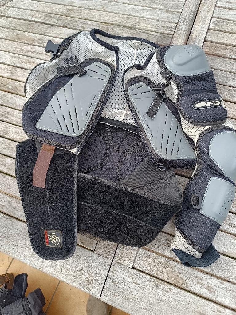 Matériel protections casques pantalons  vélo descente enduro, Enlèvement