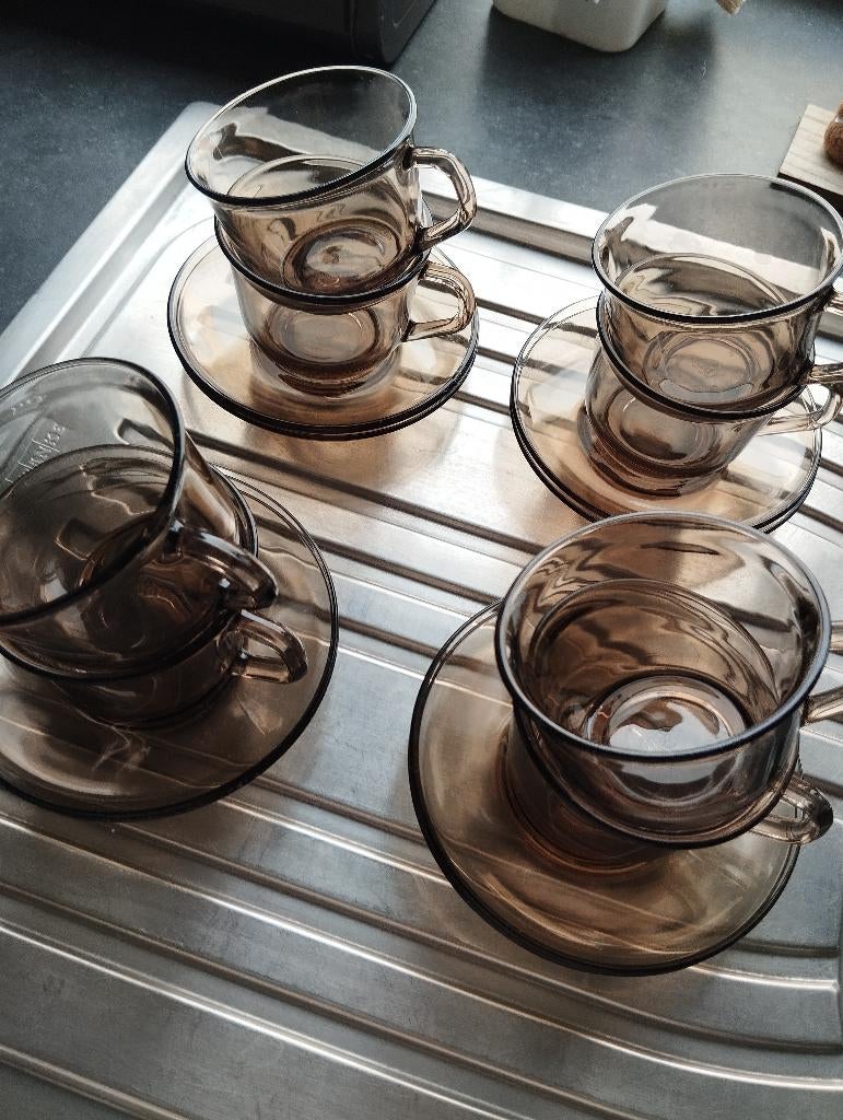 BP – 8 originele kopjes en 8 ondertasjes, Enlèvement ou Envoi, Verre, Utilisé, Autres styles