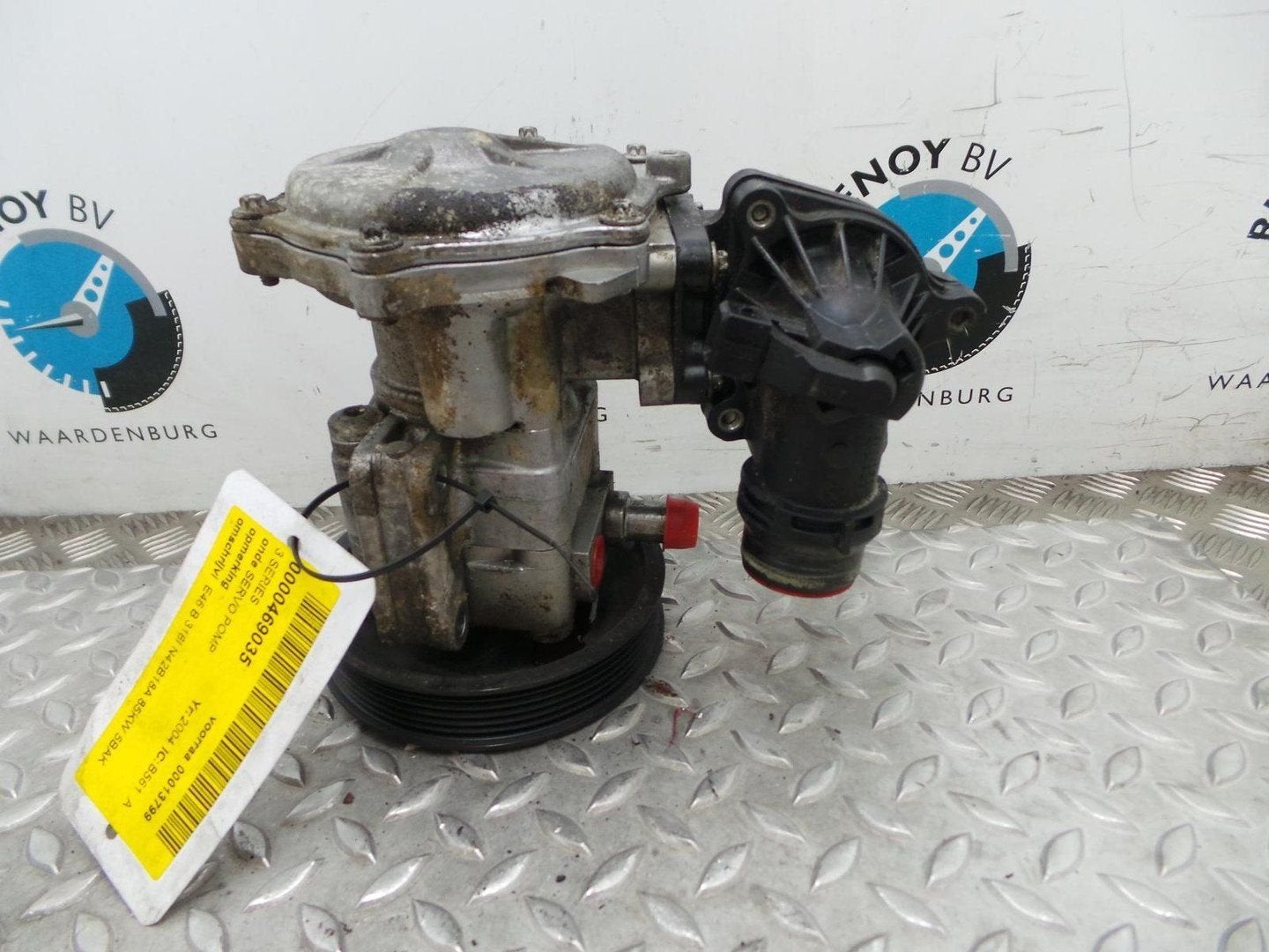 BMW 3 SERIES 316I BLACK & SILVER STUURPOMP 32416758595 2004, Enlèvement ou Envoi, Utilisé, ARN reconnu