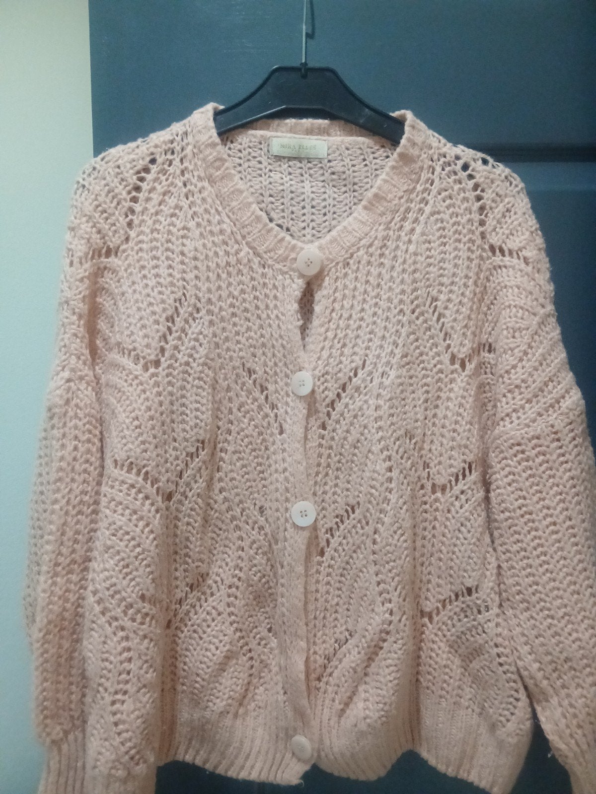 Roze gebreide cardigan mooi en stijlvol MERK:Mika Elles, Ophalen, Maat 42/44 (L), Zo goed als nieuw, Roze