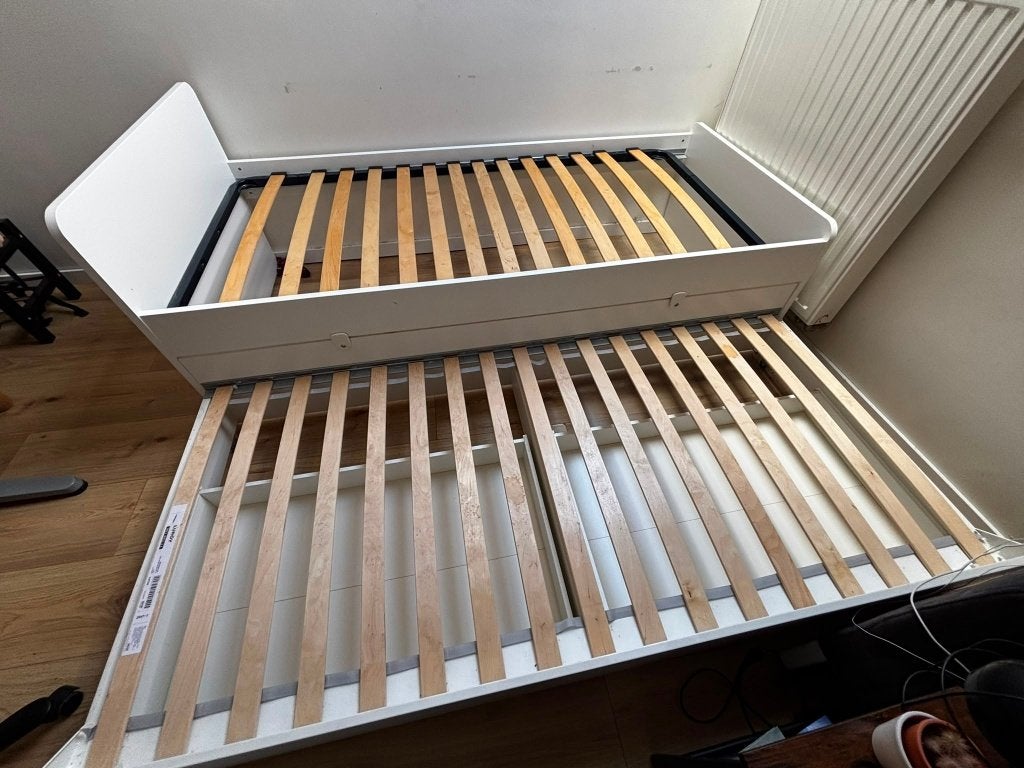 Bed, met extra uitschuifbaar bed, Ophalen, Gebruikt, 90 cm, Eenpersoons