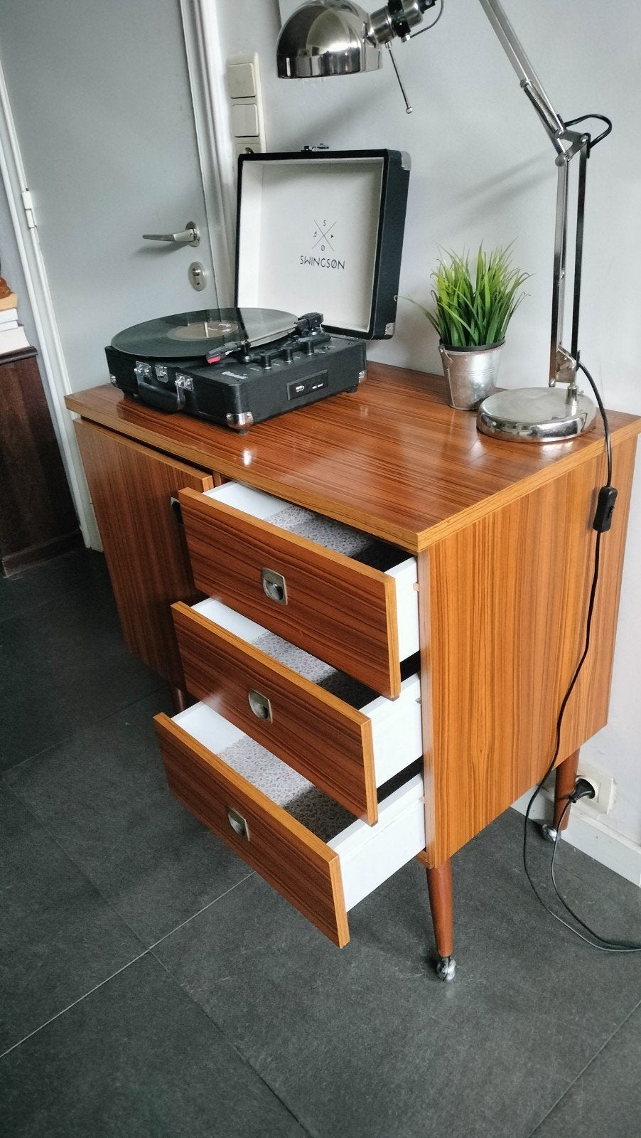 vintage commode met laden en deurtje., Enlèvement