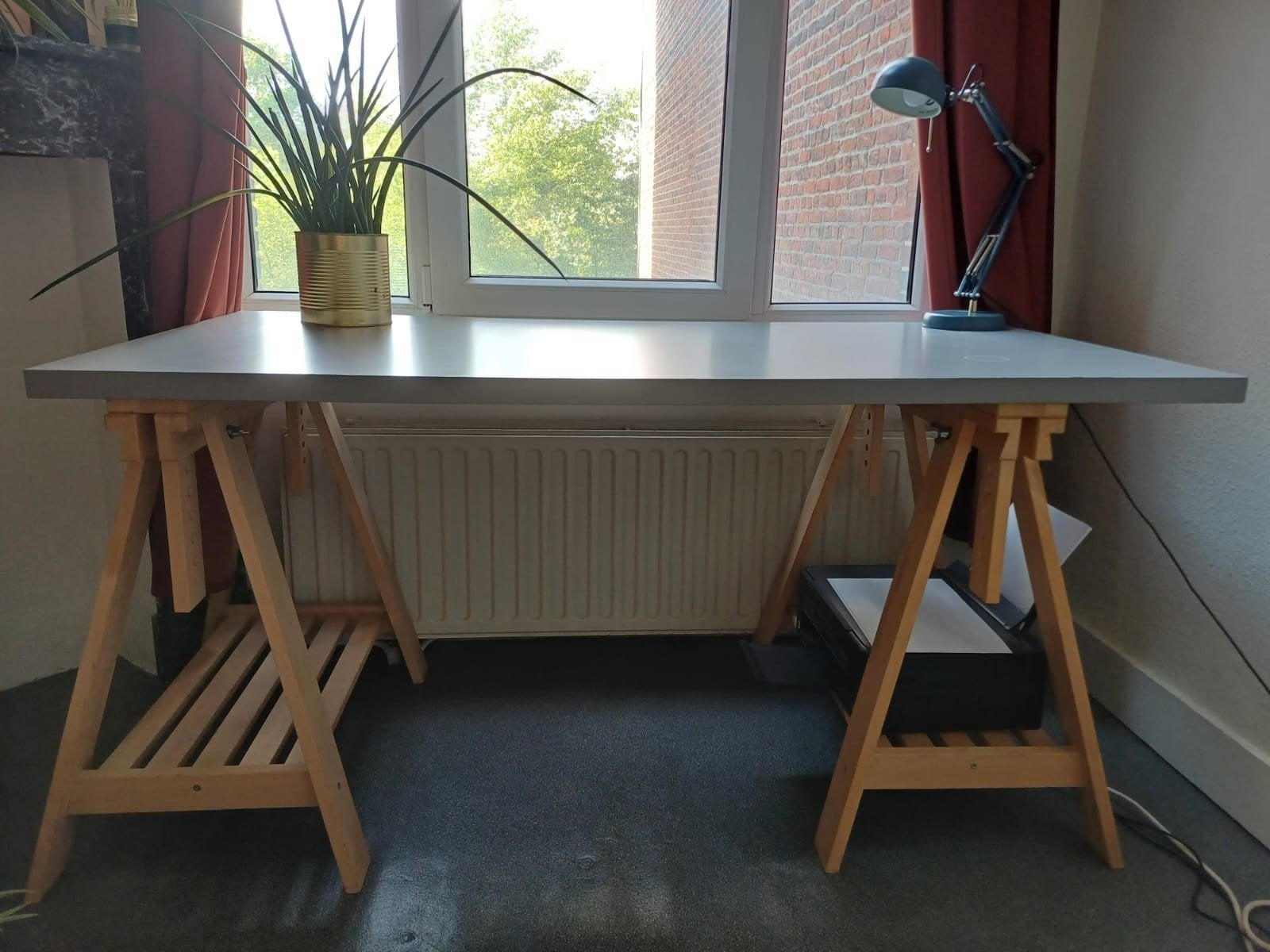 Bureau (twee schragen + tafelblad), Huis en Inrichting, Ophalen, IKEA