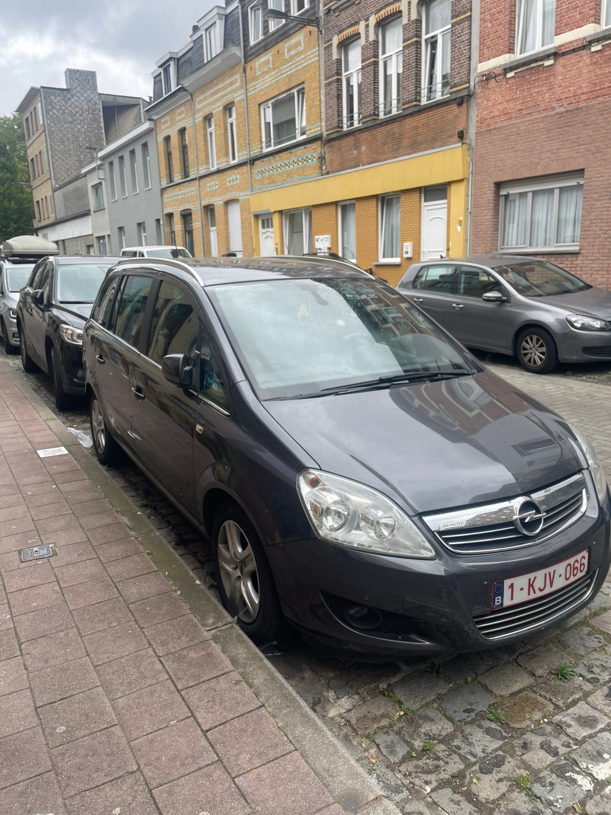 Opel Zafira 2011 km 223000 euro5, Autos, Opel, Euro 5, Achat, Beige, 7 places