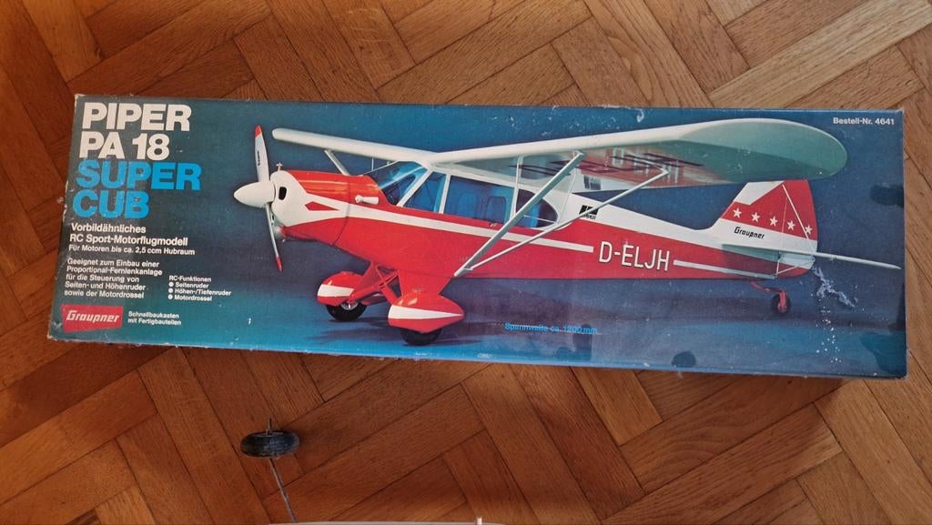 graupner  piper pa18, Hobby en Vrije tijd, Vliegtuig