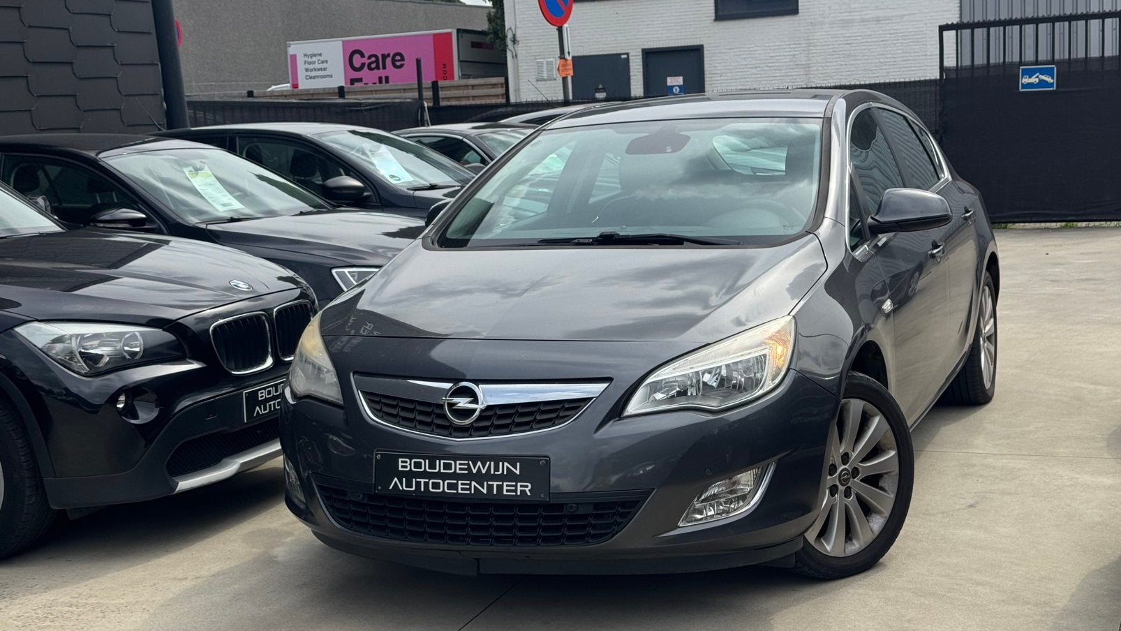 Opel Astra 1.4Benzine 2010 220.xxxkm Topstaat Garantie, Auto's, Voorwielaandrijving, Zwart, Leder en Stof, Handgeschakeld