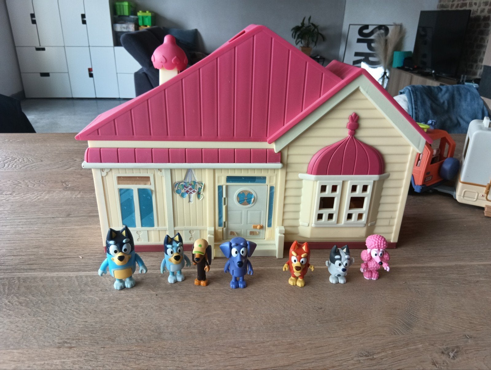 Bluey speelhuis eventueel met auto/caravan (meerprijs), Ophalen