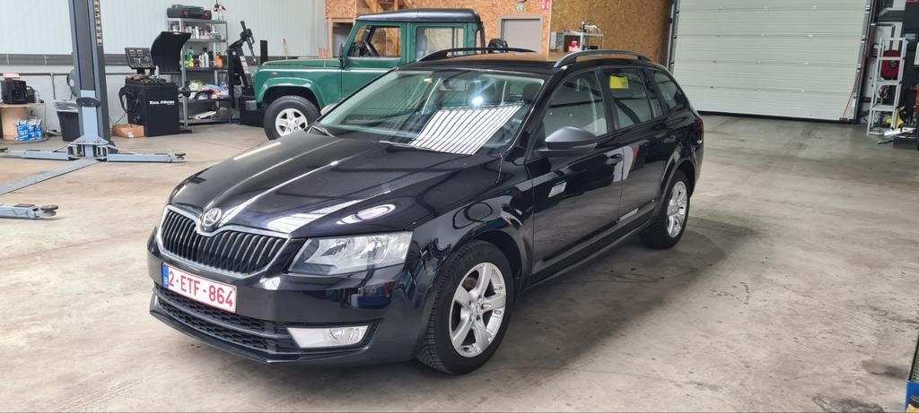 Skoda octavia 1.2tsi, benzine, A/C, cruise, BT. 218000km, Auto's, Skoda, Voorwielaandrijving, Stof, 4 cilinders, Zwart