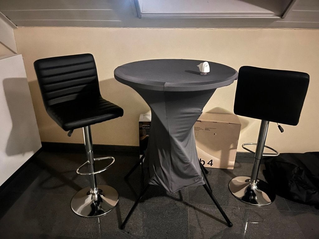 Statafel met hoes + 2 verstelbare barkrukken – moderne set, Enlèvement