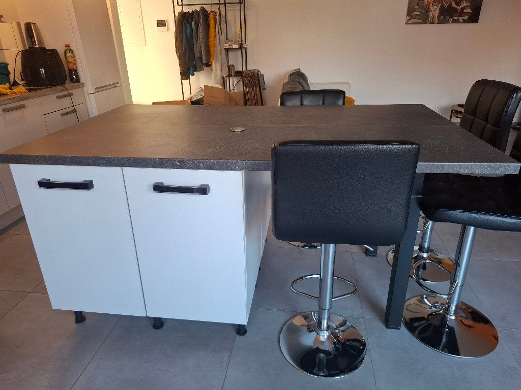 À vendre – Îlot central de cuisine + 4 chaises tabouret, Ophalen, Overige materialen, Overige typen, Zo goed als nieuw