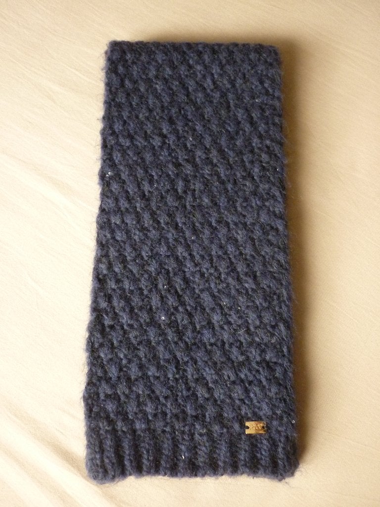 Wollen-Acryl Gebreide Sjaal met Pailletten River Woods, River Woods, Meisje, Nieuw, Ophalen of Verzenden