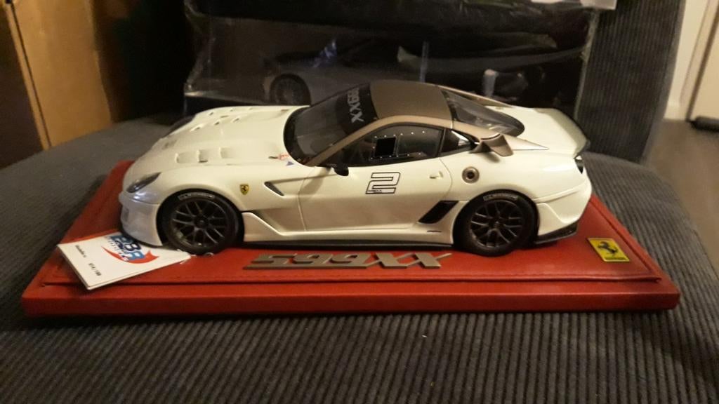 Ferrari 599xx BBR 1/18, ville natale de Miami, TRÈS RARE, Hobby & Loisirs créatifs, Voitures miniatures | 1:18, Comme neuf, Voiture