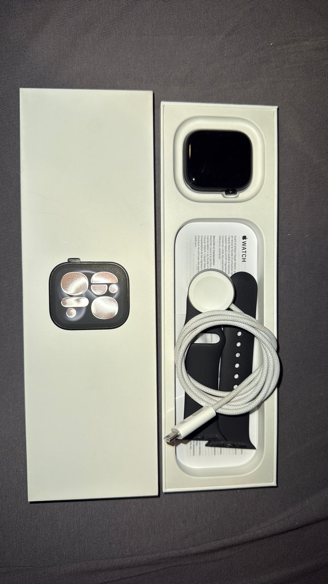 Apple Watch série 11 noire, Neuf, Étanche, IOS, Avancer d'un pas