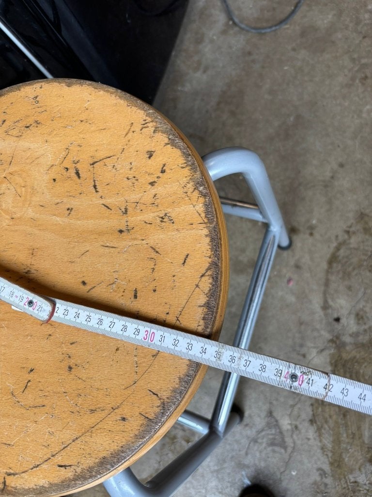 Vintage grijze krukken 50 cm zithoogte (40 op voorraad), Ophalen of Verzenden, Gebruikt, Hout