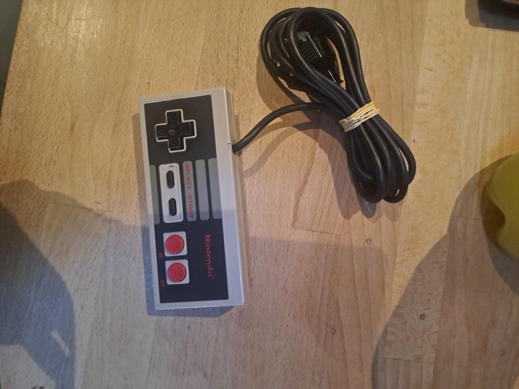 nes controller, Games en Spelcomputers, Spelcomputers | Nintendo NES, Ophalen of Verzenden, Gebruikt, Met 3 controllers of meer