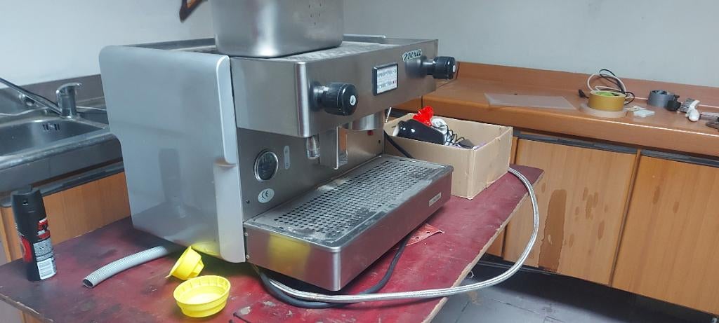 machine à café, Café moulu, 2 à 4 tasses, Utilisé, Enlèvement