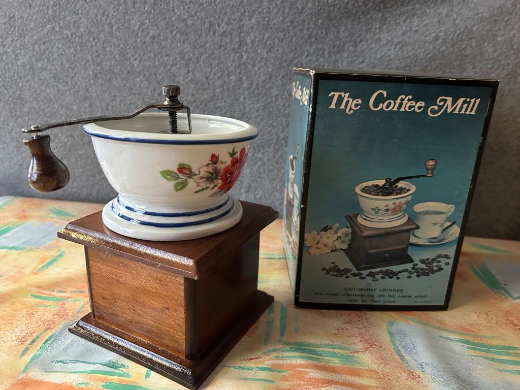 Oude koffiemolen, Ophalen