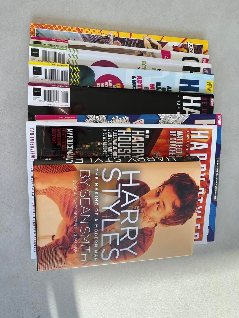 Boek + magazines Harry Styles en One Direction, Collections, Enlèvement, Comme neuf, Livre, Revue ou Article