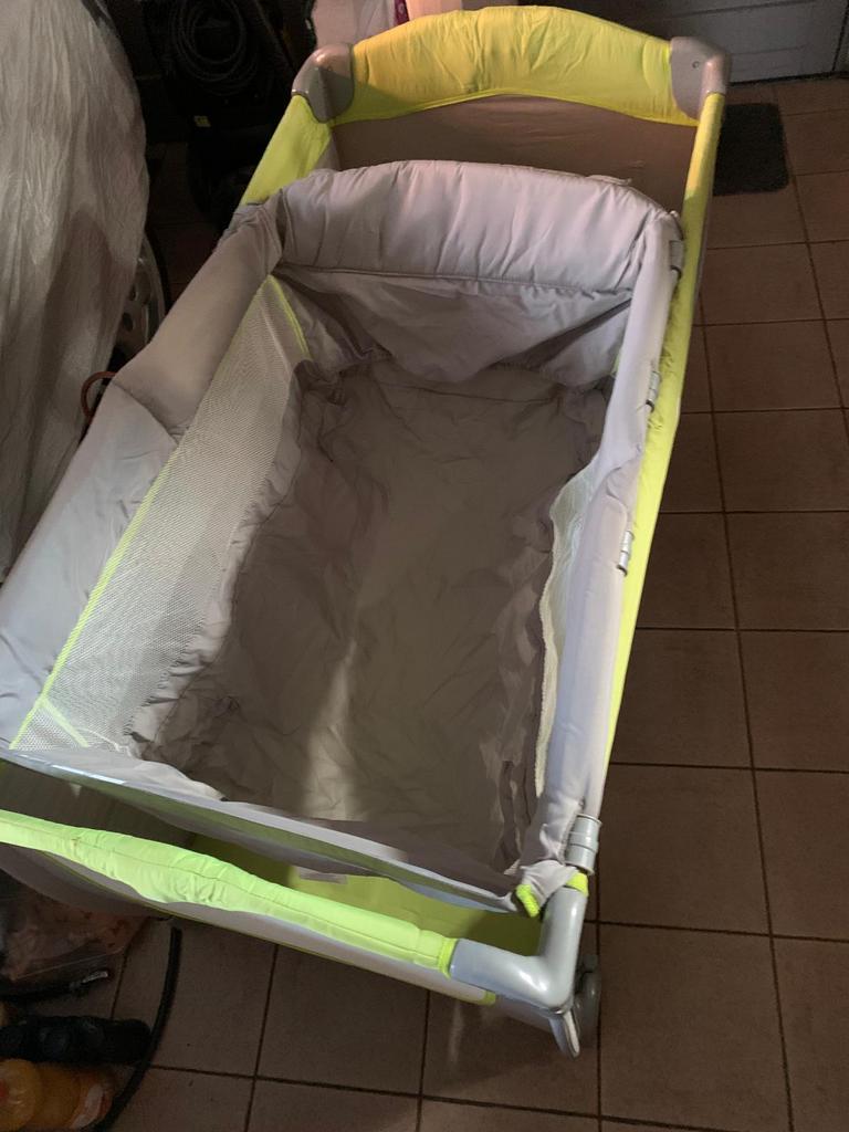 Reisbedje, Kinderen en Baby's, Babywiegjes en Ledikanten, Ophalen, Zo goed als nieuw, Reisbedje