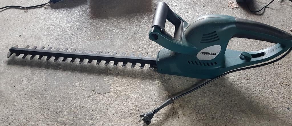 Heggenschaar Frohmann. Elektrisch. Bladlengte 51cm., Ophalen, Zo goed als nieuw, Elektrisch