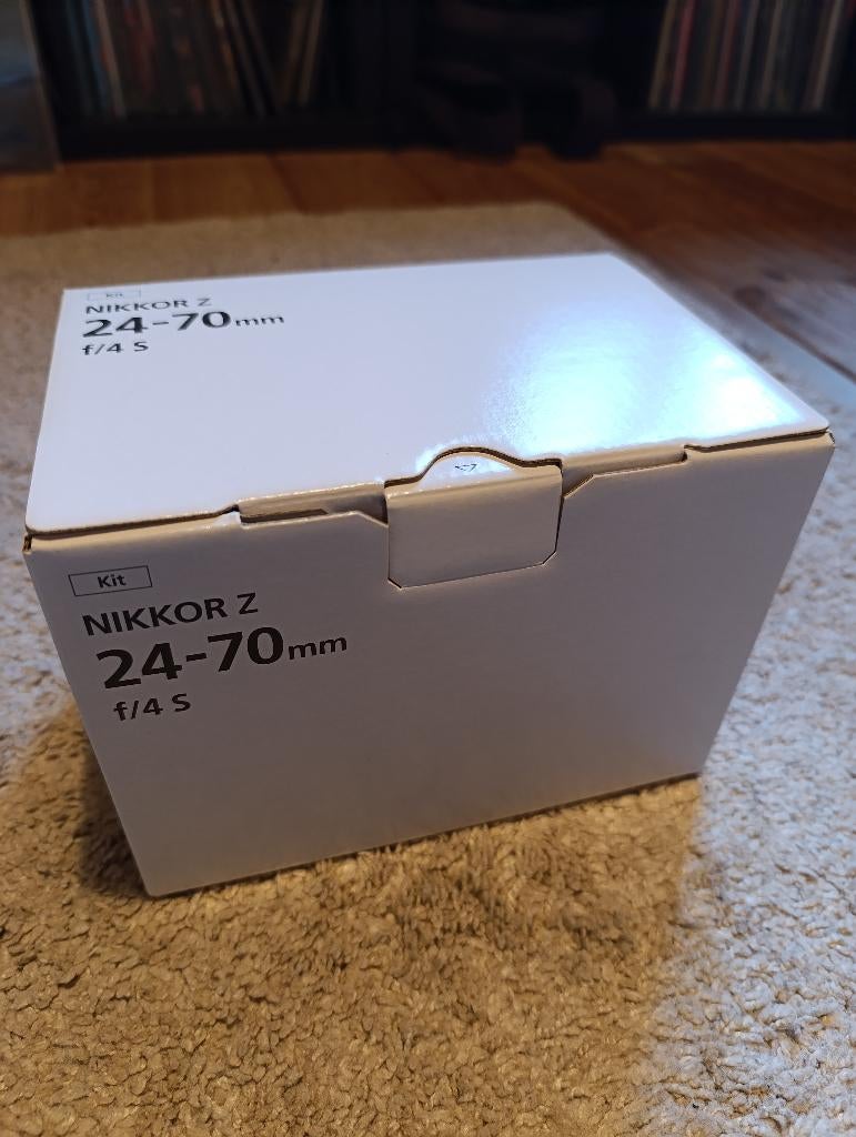 Nikon Nikkor Z 24-70mm F4S, Enlèvement ou Envoi, Comme neuf, Reflex miroir, Nikon