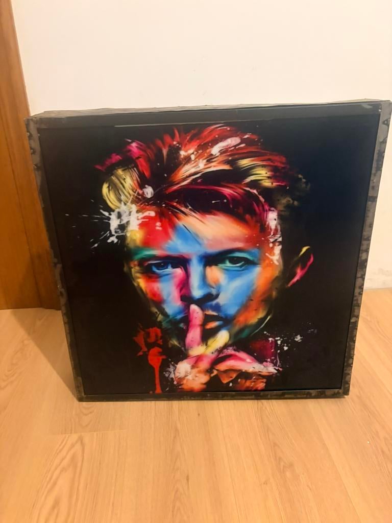Frame van David Bowie, Ophalen