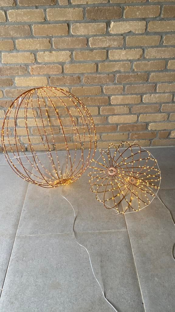 2 sphères flamboyantes, Autres couleurs, Rond, Landelijk, Enlèvement