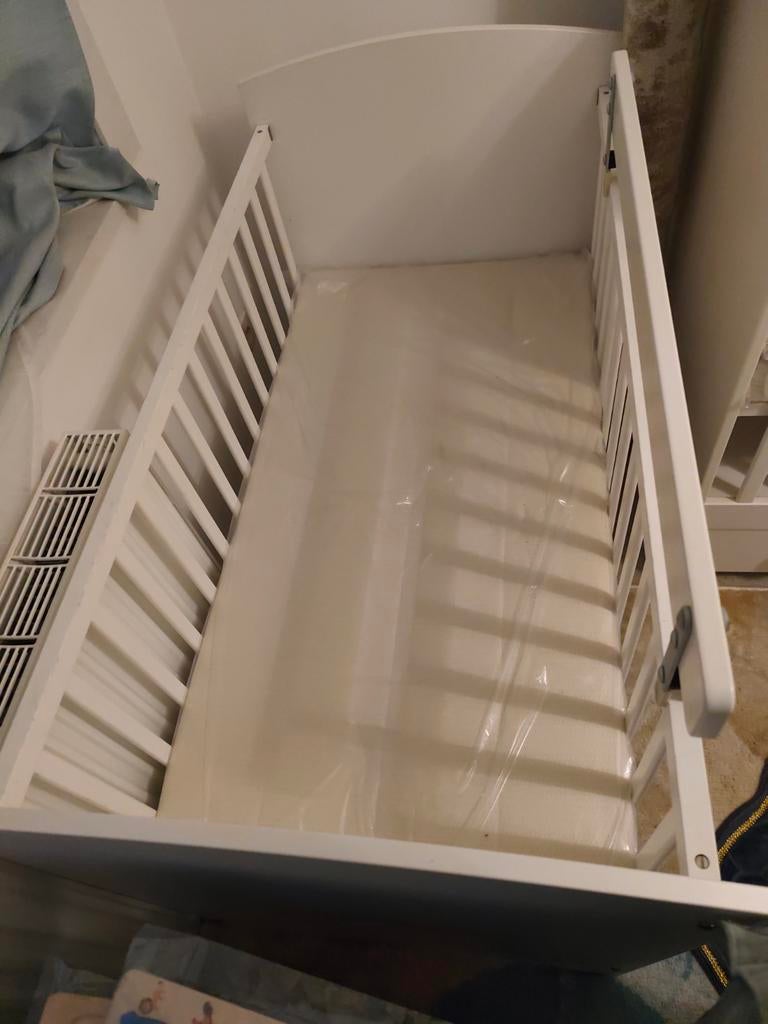 Bed met matras, Kinderen en Baby's, Kinderkamer | Bedden, Ophalen of Verzenden, Matras