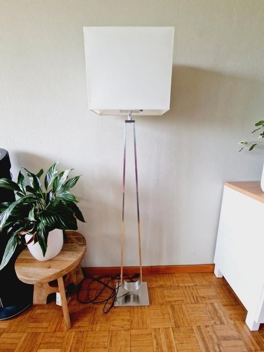 Ikea - Klabb - Lampadaire blanc, pied métallique, Maison & Meubles, Lampes | Lampadaires, Comme neuf, 150 à 200 cm, Métal, Enlèvement