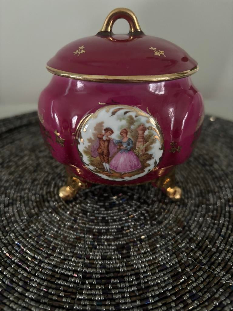 LIMOGES BOÎTE À BIJOUX / BONBONNIÈRE, Enlèvement