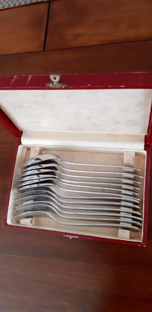 Coffret à couverts vintage avec 6 cuillères et 6 fourchettes, Envoi