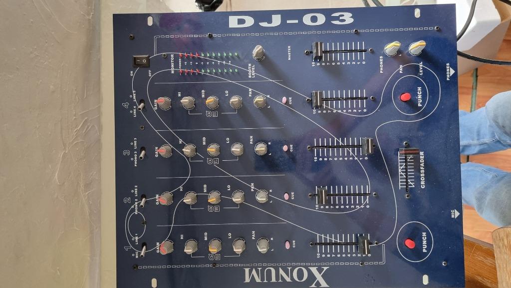 Table de mixage, Enlèvement, Comme neuf