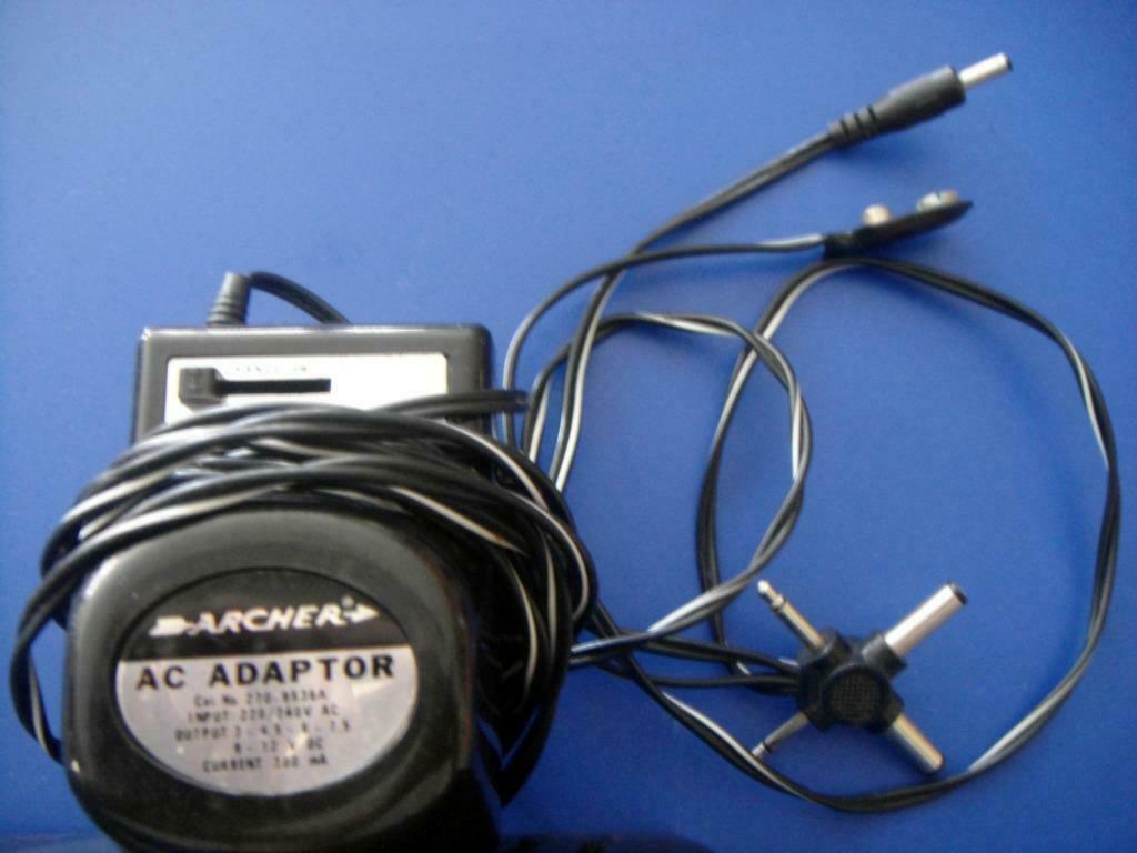 Adaptateur ARCHER, 220/240V --> 3 - 4,5 - 6 - 7,5 - 9 - 12 V, Enlèvement ou Envoi, Utilisé