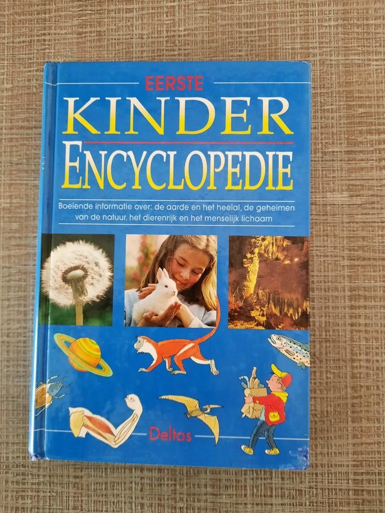 Eerste kinder encyclopedie, Ophalen of Verzenden, Zo goed als nieuw