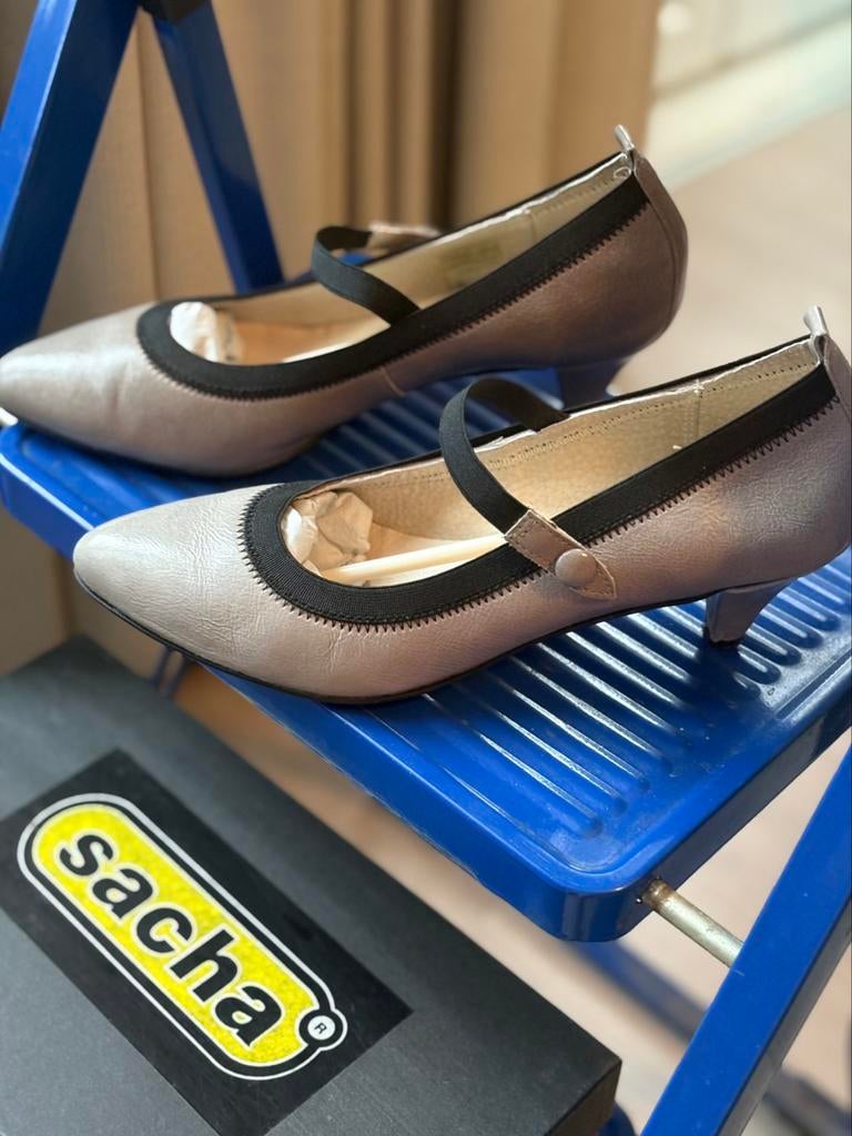 Escarpins gris de la marque Sacha (38)., Vêtements | Femmes, Gris, Escarpins, Comme neuf, Enlèvement