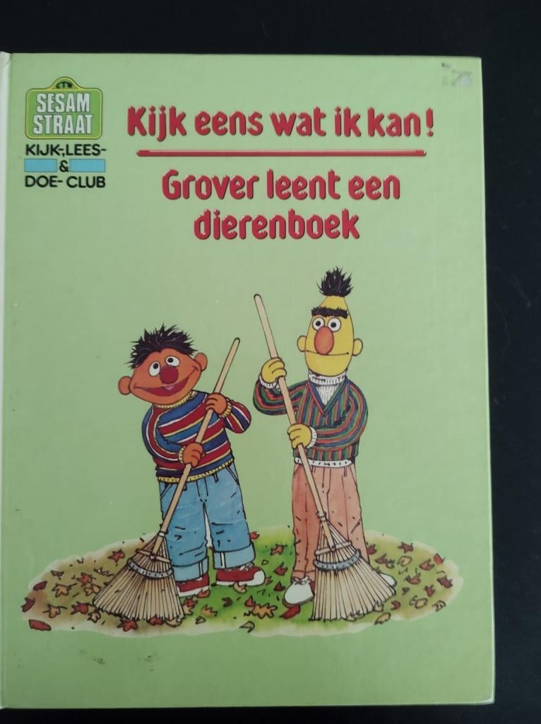 Boek Sesamstraat, Grover leent een dierenboek, goede staat, Ophalen of Verzenden, Gelezen, Fictie algemeen