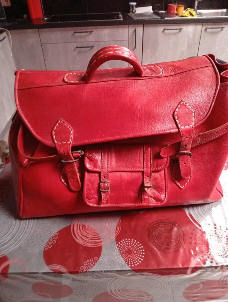 Grand sac de voyage vintage en cuir, Enlèvement ou Envoi, Rouge