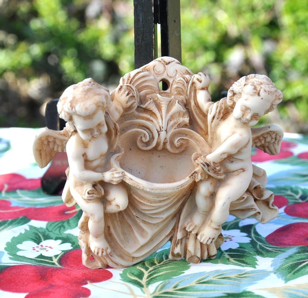 benitier en resine 2 anges (ph 13), Antiquités & Art, Antiquités | Objets religieux, Enlèvement ou Envoi