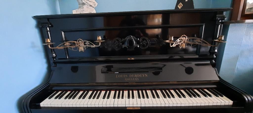 Piano buffet Louis Derdeyn avec chandeliers et tabouret, Enlèvement, Piano