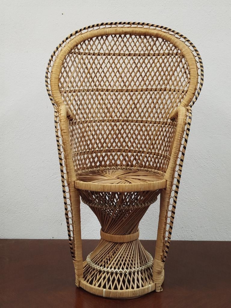Prachtige oude rieten Emmanuelle Paon-of pauwen(kinder)stoel, Huis en Inrichting, Stoelen, Overige kleuren, Peacock chair of Pauwenstoel