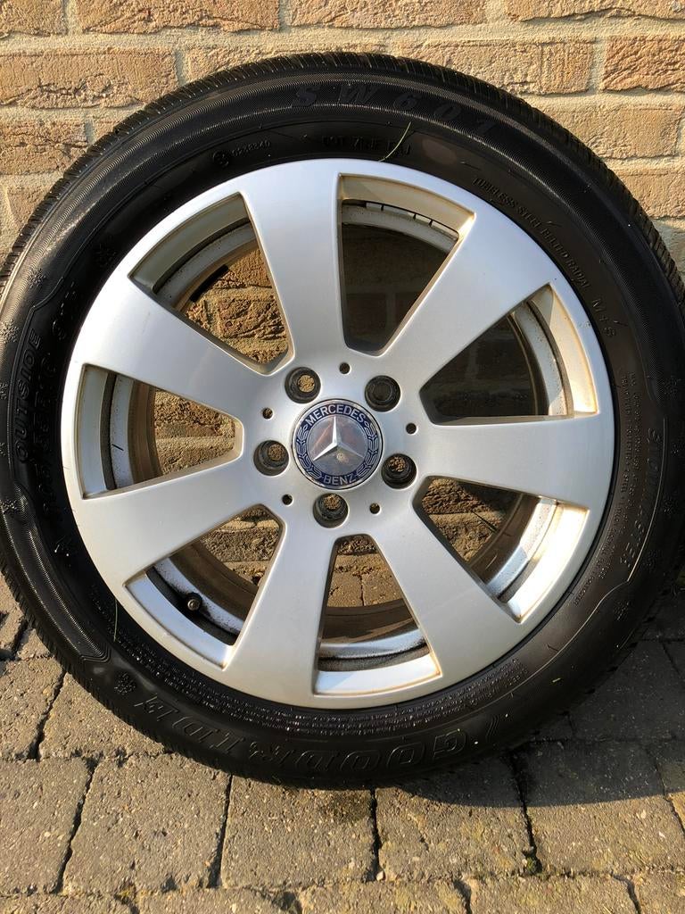 Mercedes - 4 lichtmetalen velgen 205/55 R16 (winterbanden), Auto-onderdelen, Banden en Velgen, Ophalen, Gebruikt, 16 inch, Banden en Velgen