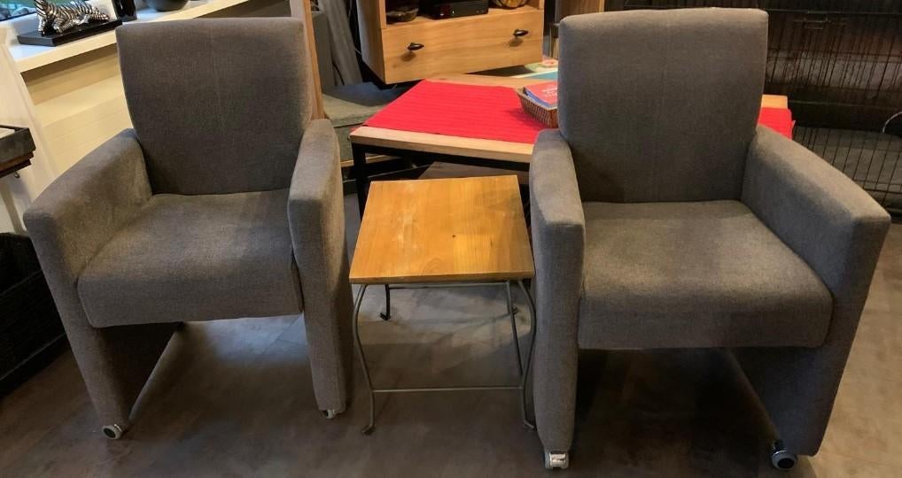 2 zetels (stoelen) op wielen, Huis en Inrichting, Zetels | Zetels, Ophalen, Eenpersoons, Minder dan 75 cm, Zo goed als nieuw
