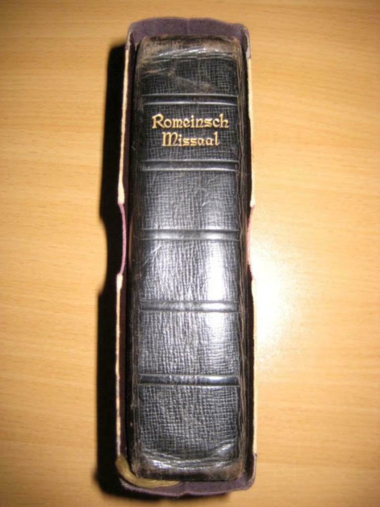2 missalen, Antiek en Kunst, Ophalen of Verzenden