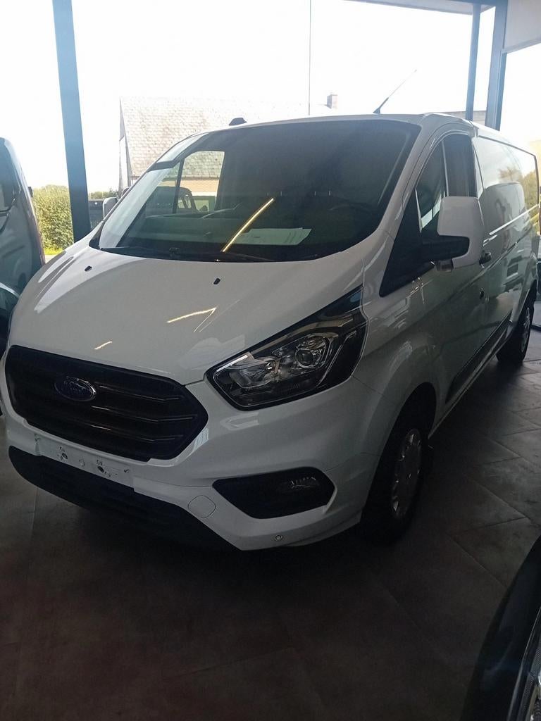 Ford custom 2.0 130pj nieuwstaat, Auto's, Voorwielaandrijving, Euro 6, Parkeersensor, Wit