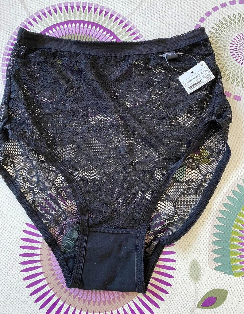 Culotte en dentelle – Motifs floraux – Taille M, Enlèvement ou Envoi, Ensemble