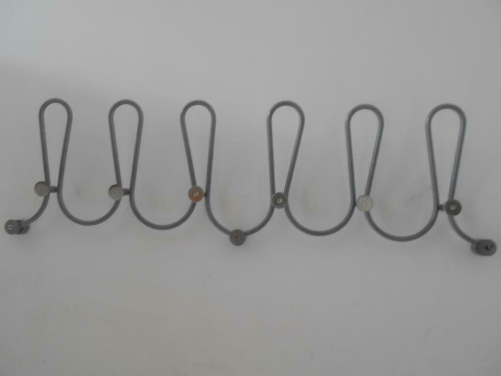 PORTEMANTEAUX .métal..IKEA.... patère de 12crochets, Maison & Meubles, Enlèvement ou Envoi, Comme neuf, Métal, Moins de 100 cm